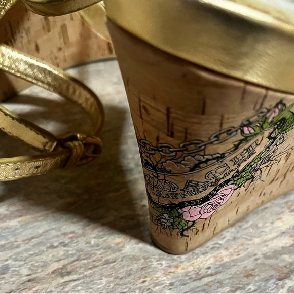 Coach Ellette open toe strapped wedge sandals with flowers 🌸 on the wedges - Picture 11 of 16